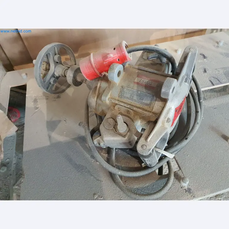 Holzbearbeitende- und metallbearbeitende Maschinen und Warenlager eines Fertighausherstellers -1