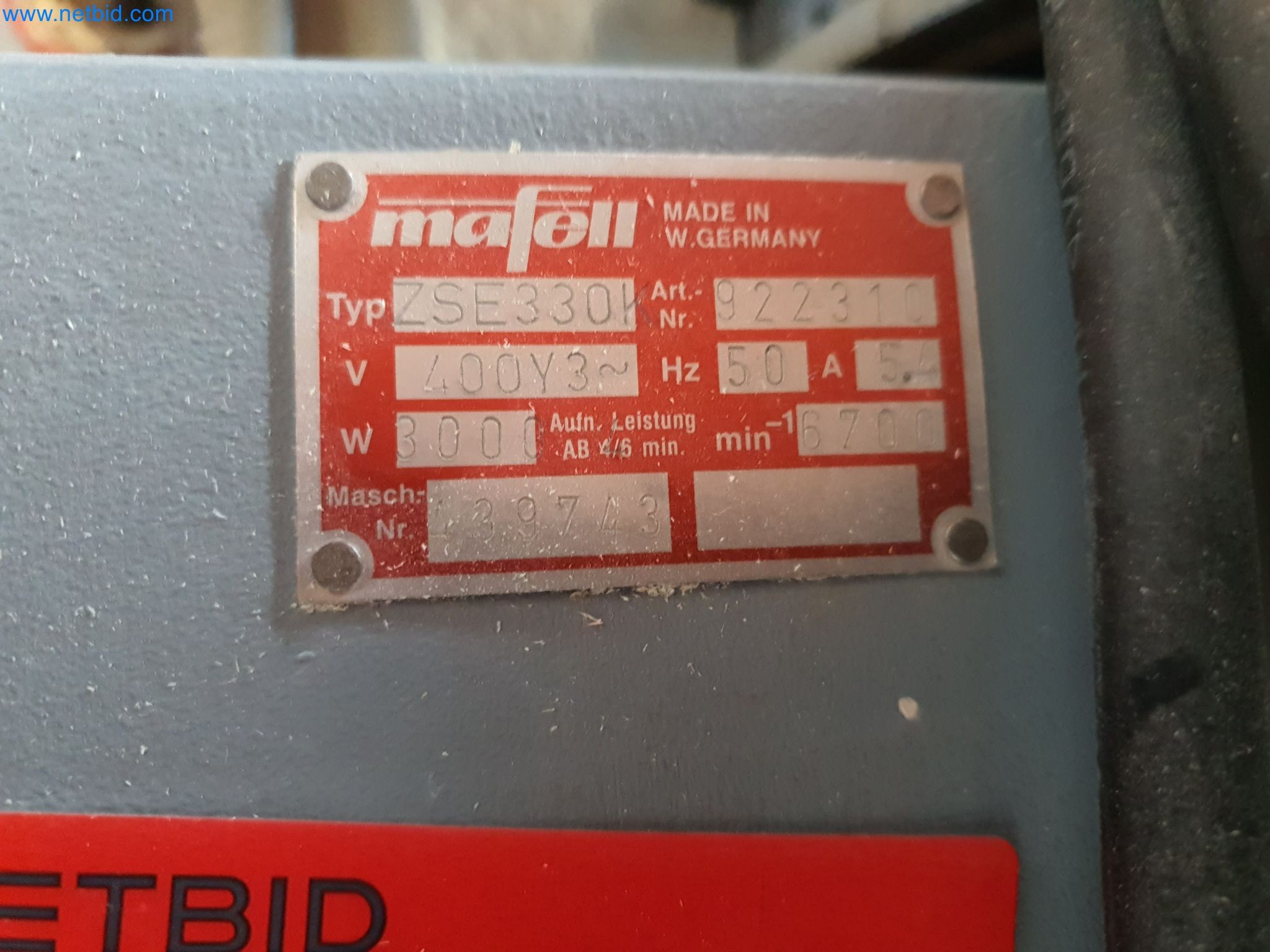 Máquinas para trabajar la madera y el metal y almacén de un fabricante de casas prefabricadas-2