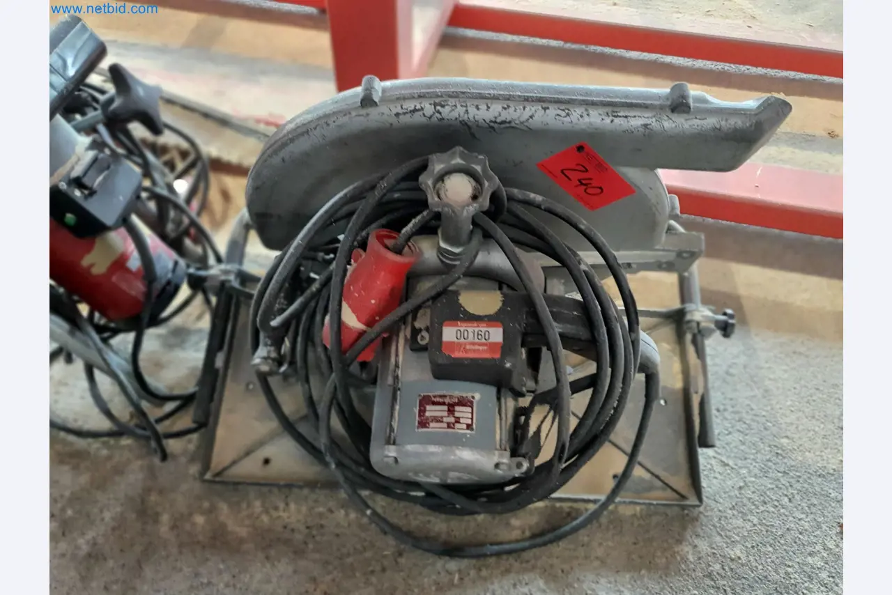 Holzbearbeitende- und metallbearbeitende Maschinen und Warenlager eines Fertighausherstellers -3