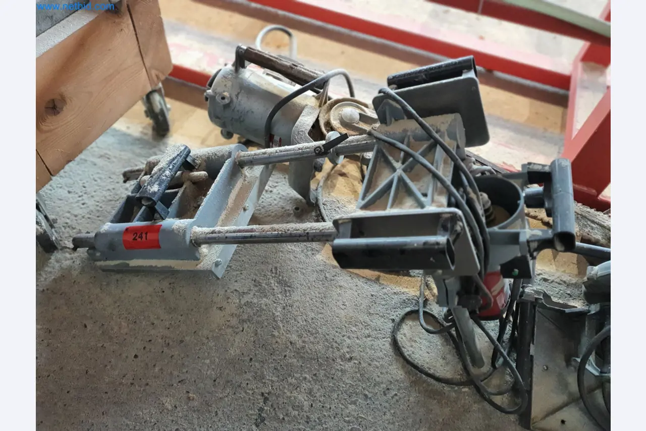 Holzbearbeitende- und metallbearbeitende Maschinen und Warenlager eines Fertighausherstellers -1