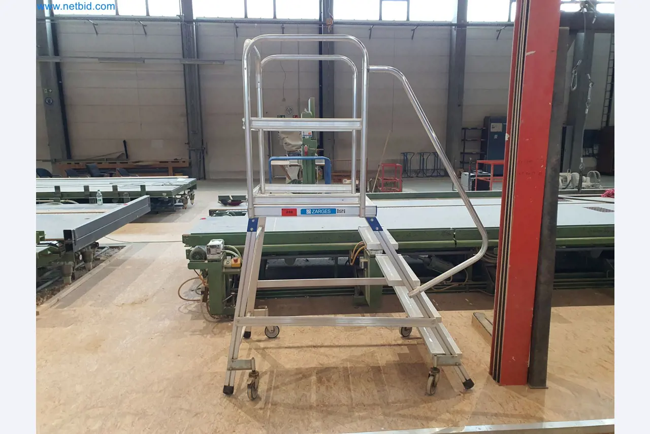 Holzbearbeitende- und metallbearbeitende Maschinen und Warenlager eines Fertighausherstellers -1