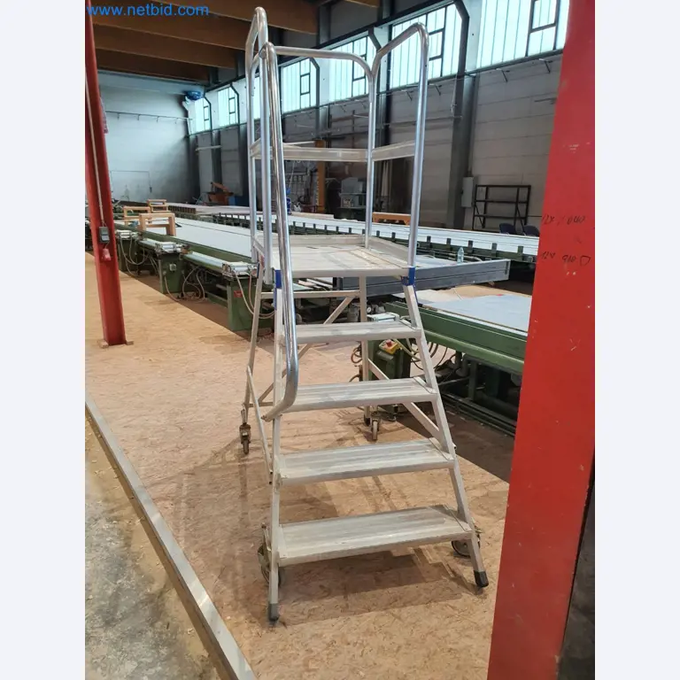 Holzbearbeitende- und metallbearbeitende Maschinen und Warenlager eines Fertighausherstellers -2