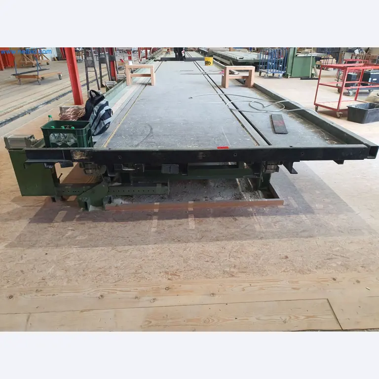 Holzbearbeitende- und metallbearbeitende Maschinen und Warenlager eines Fertighausherstellers -1