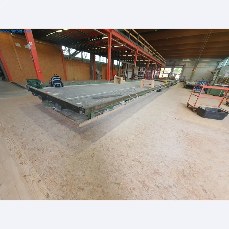 Holzbearbeitende- und metallbearbeitende Maschinen und Warenlager eines Fertighausherstellers -4