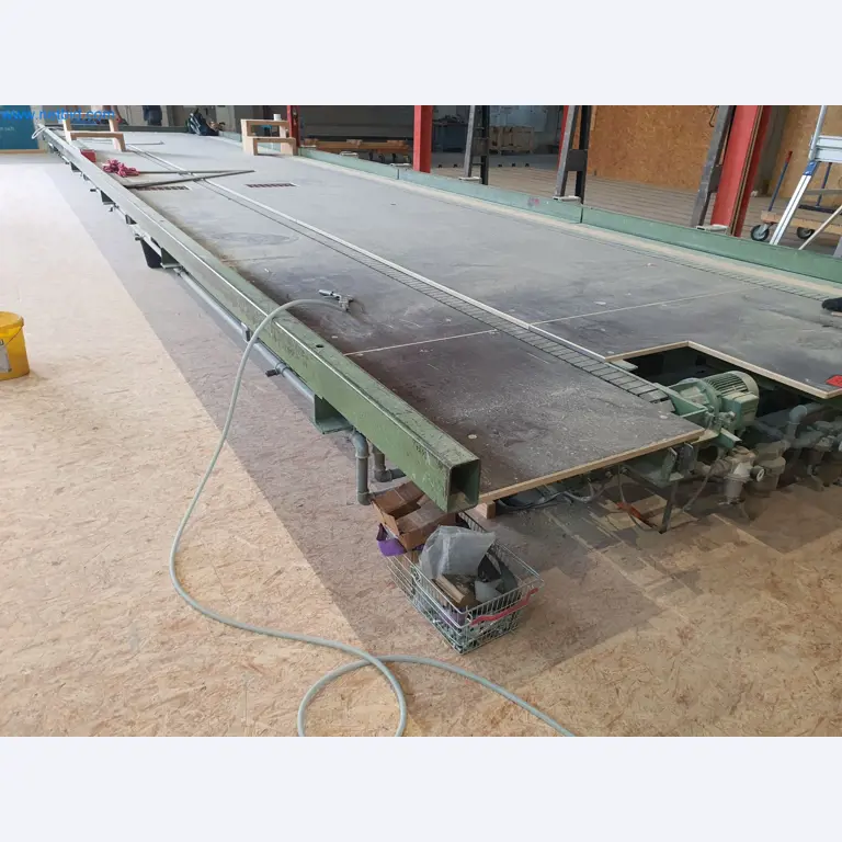 Holzbearbeitende- und metallbearbeitende Maschinen und Warenlager eines Fertighausherstellers -5