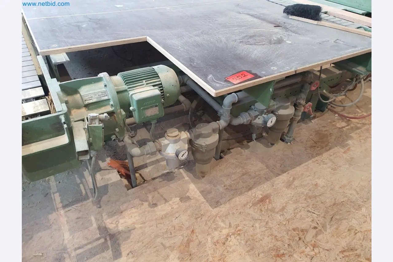 Holzbearbeitende- und metallbearbeitende Maschinen und Warenlager eines Fertighausherstellers -6