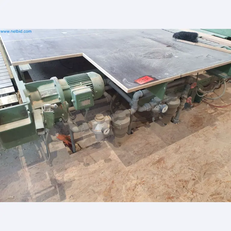 Holzbearbeitende- und metallbearbeitende Maschinen und Warenlager eines Fertighausherstellers -6