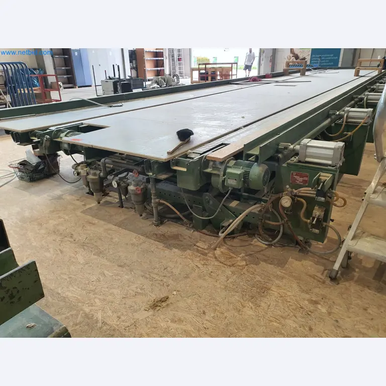 Holzbearbeitende- und metallbearbeitende Maschinen und Warenlager eines Fertighausherstellers -7