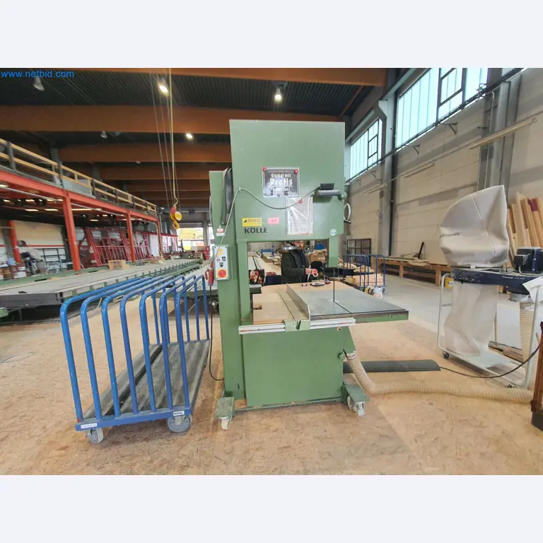 Holzbearbeitende- und metallbearbeitende Maschinen und Warenlager eines Fertighausherstellers -2