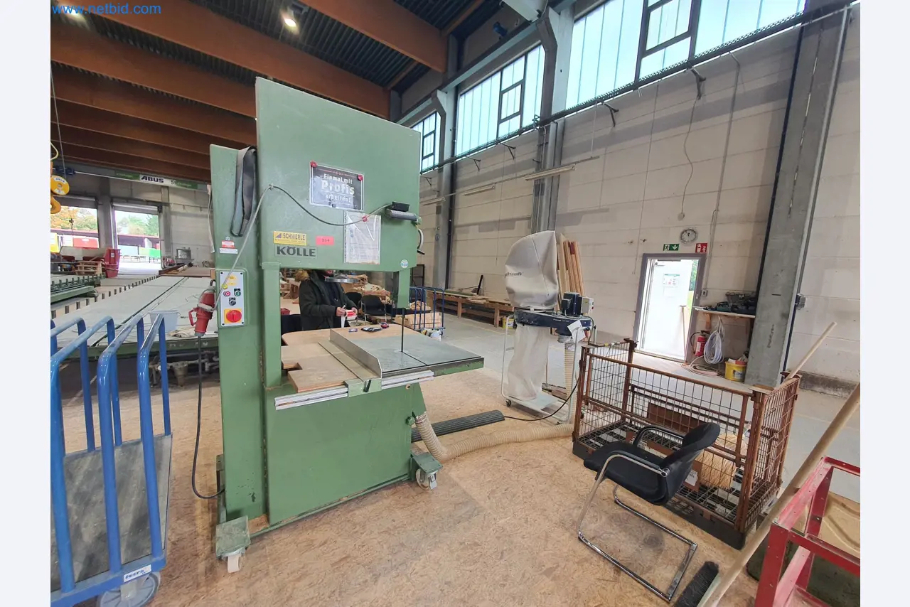 Holzbearbeitende- und metallbearbeitende Maschinen und Warenlager eines Fertighausherstellers -4