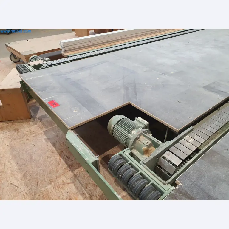 Holzbearbeitende- und metallbearbeitende Maschinen und Warenlager eines Fertighausherstellers -10