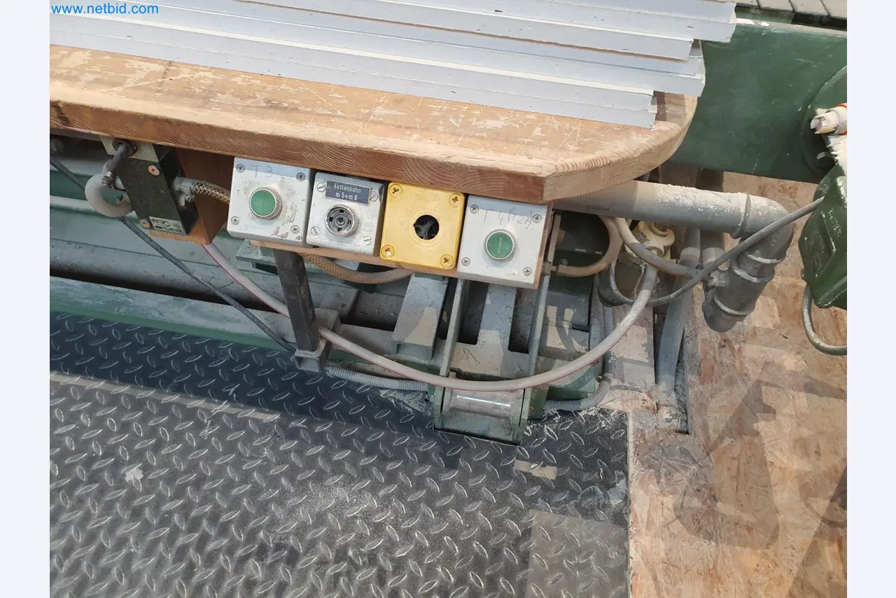 Holzbearbeitende- und metallbearbeitende Maschinen und Warenlager eines Fertighausherstellers -15