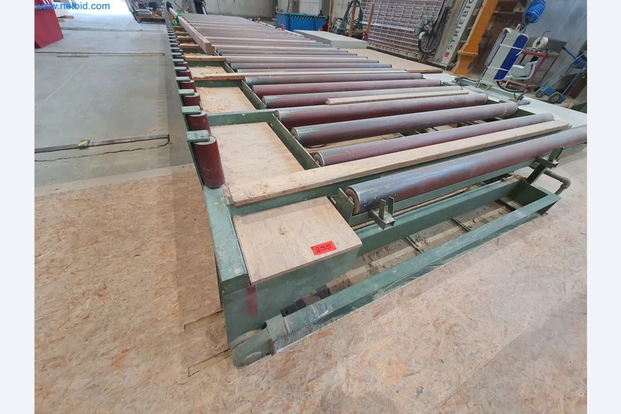 Holzbearbeitende- und metallbearbeitende Maschinen und Warenlager eines Fertighausherstellers -2