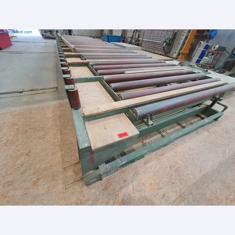 Holzbearbeitende- und metallbearbeitende Maschinen und Warenlager eines Fertighausherstellers -2