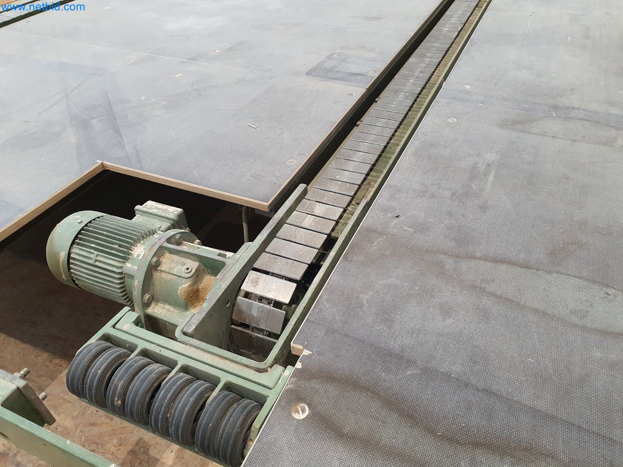 Woodworking and metalworking machines and warehouse of a prefabricated house manufacturer-9