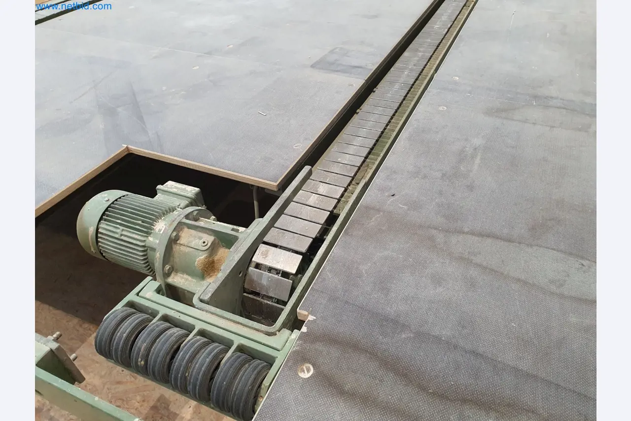 Holzbearbeitende- und metallbearbeitende Maschinen und Warenlager eines Fertighausherstellers -9