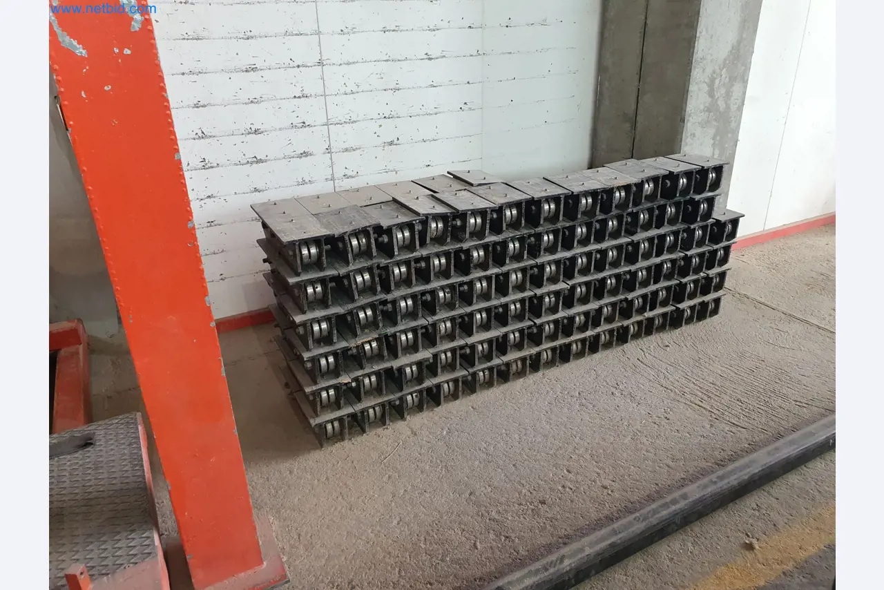 Holzbearbeitende- und metallbearbeitende Maschinen und Warenlager eines Fertighausherstellers -12