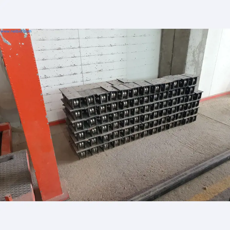 Holzbearbeitende- und metallbearbeitende Maschinen und Warenlager eines Fertighausherstellers -12