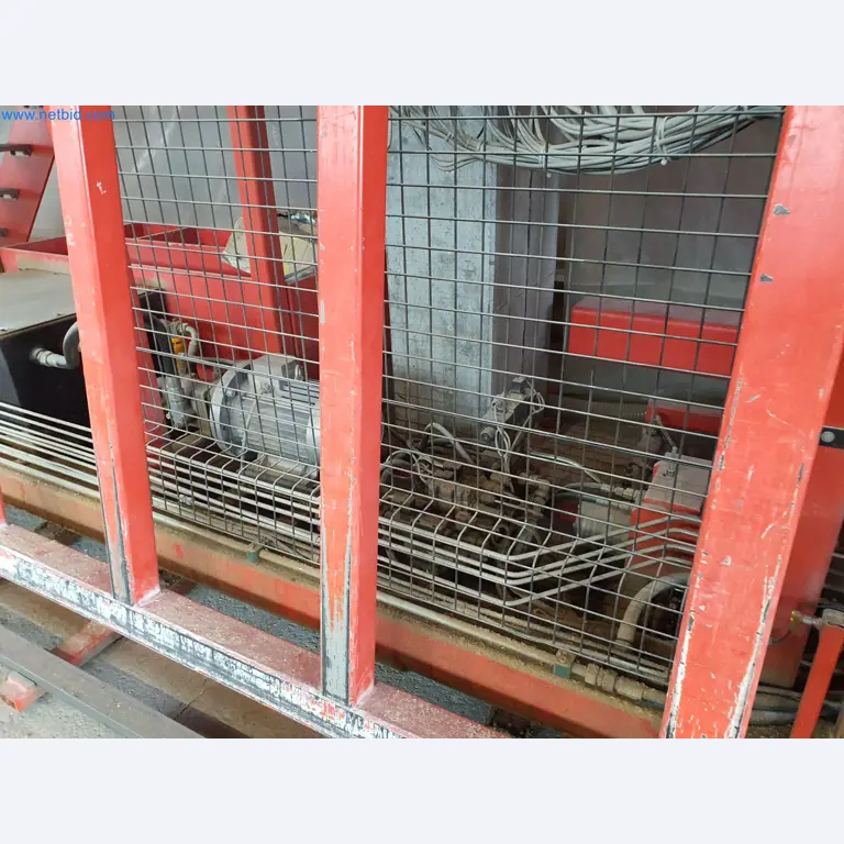 Holzbearbeitende- und metallbearbeitende Maschinen und Warenlager eines Fertighausherstellers -13