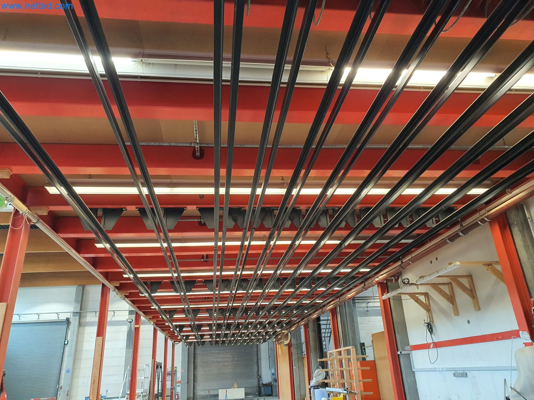 Maszyny do obróbki drewna i metalu oraz magazyn producenta domów prefabrykowanych-4