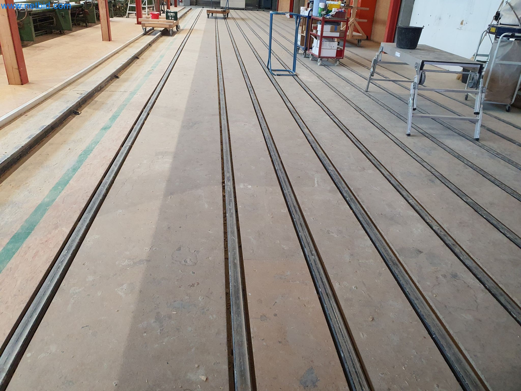 Maszyny do obróbki drewna i metalu oraz magazyn producenta domów prefabrykowanych-5