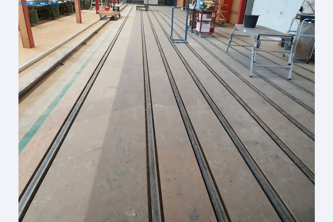 Holzbearbeitende- und metallbearbeitende Maschinen und Warenlager eines Fertighausherstellers -5