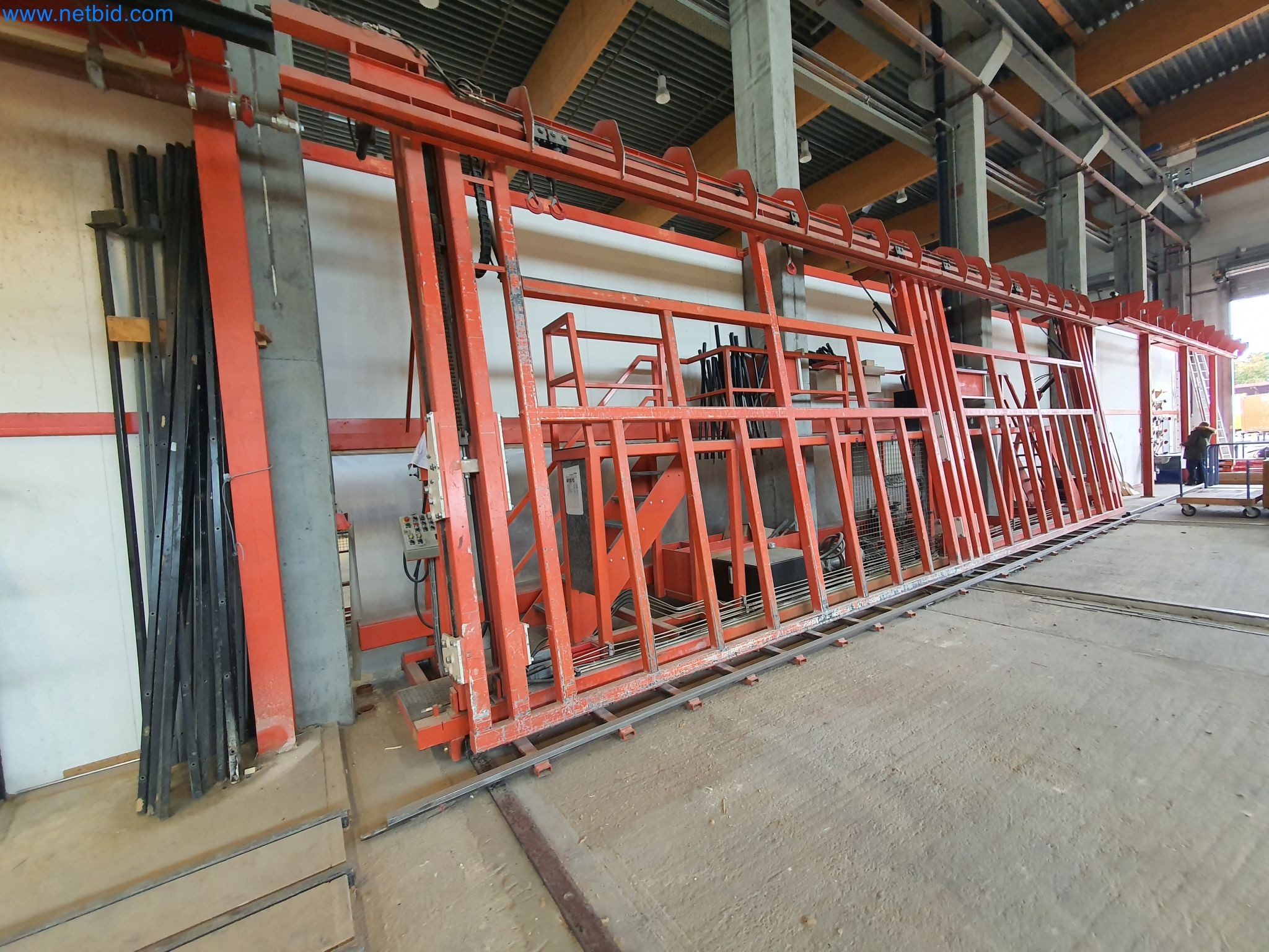 Maszyny do obróbki drewna i metalu oraz magazyn producenta domów prefabrykowanych-6