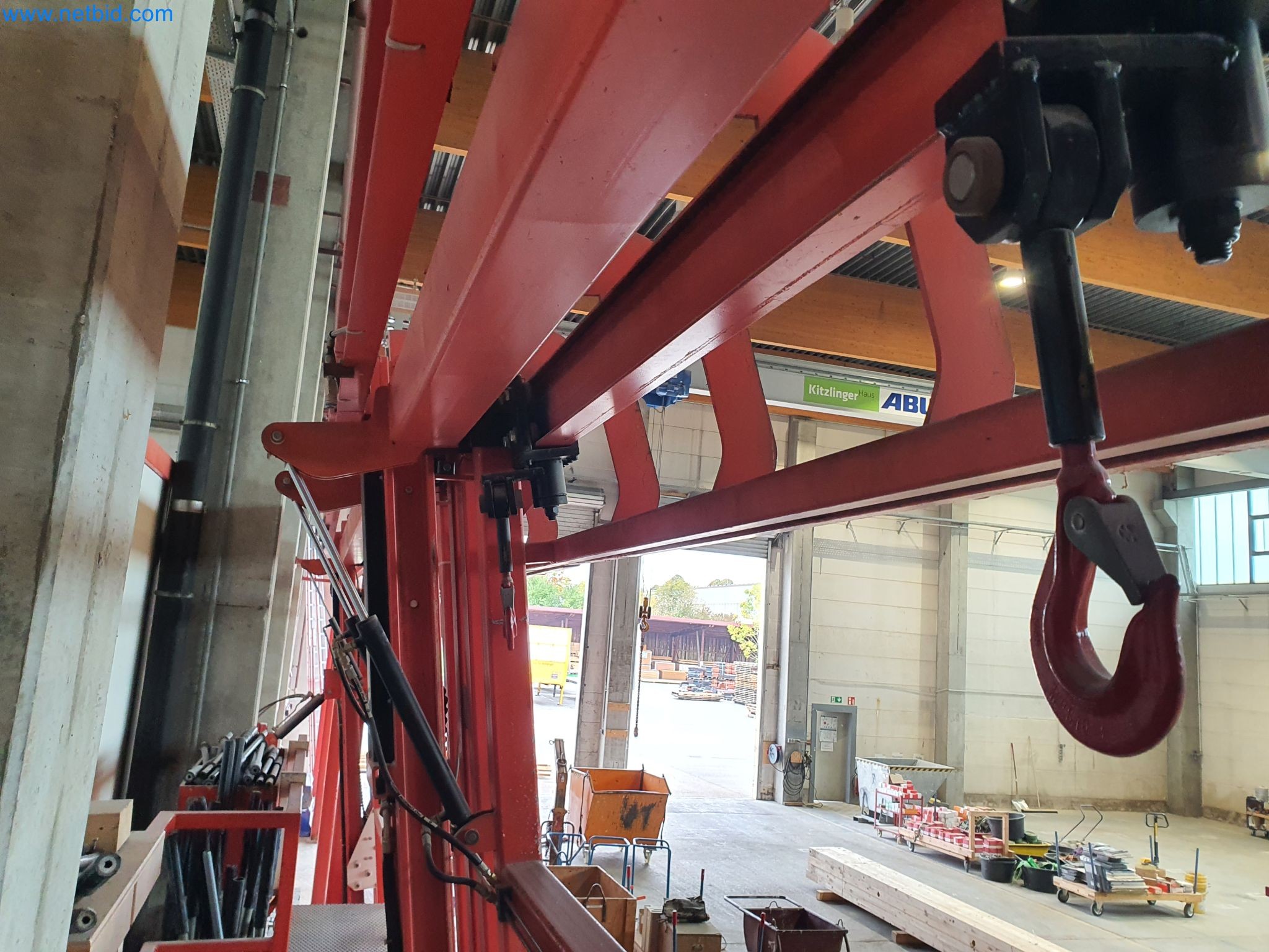 Maszyny do obróbki drewna i metalu oraz magazyn producenta domów prefabrykowanych-9