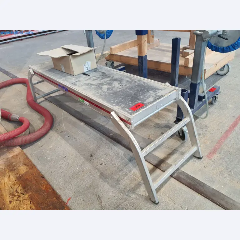 Holzbearbeitende- und metallbearbeitende Maschinen und Warenlager eines Fertighausherstellers -1