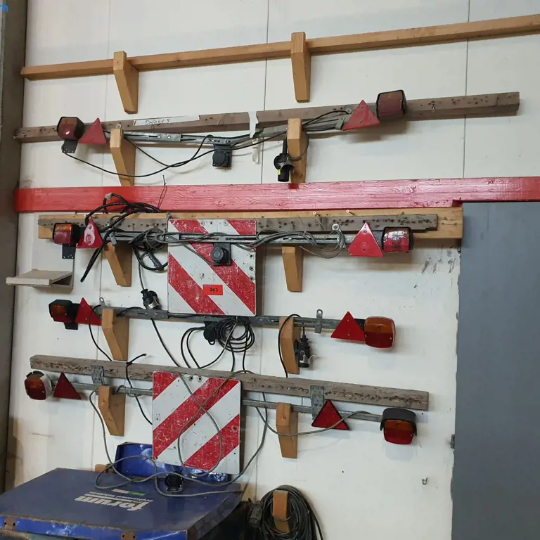 1 Posten Endbeleuchtungen