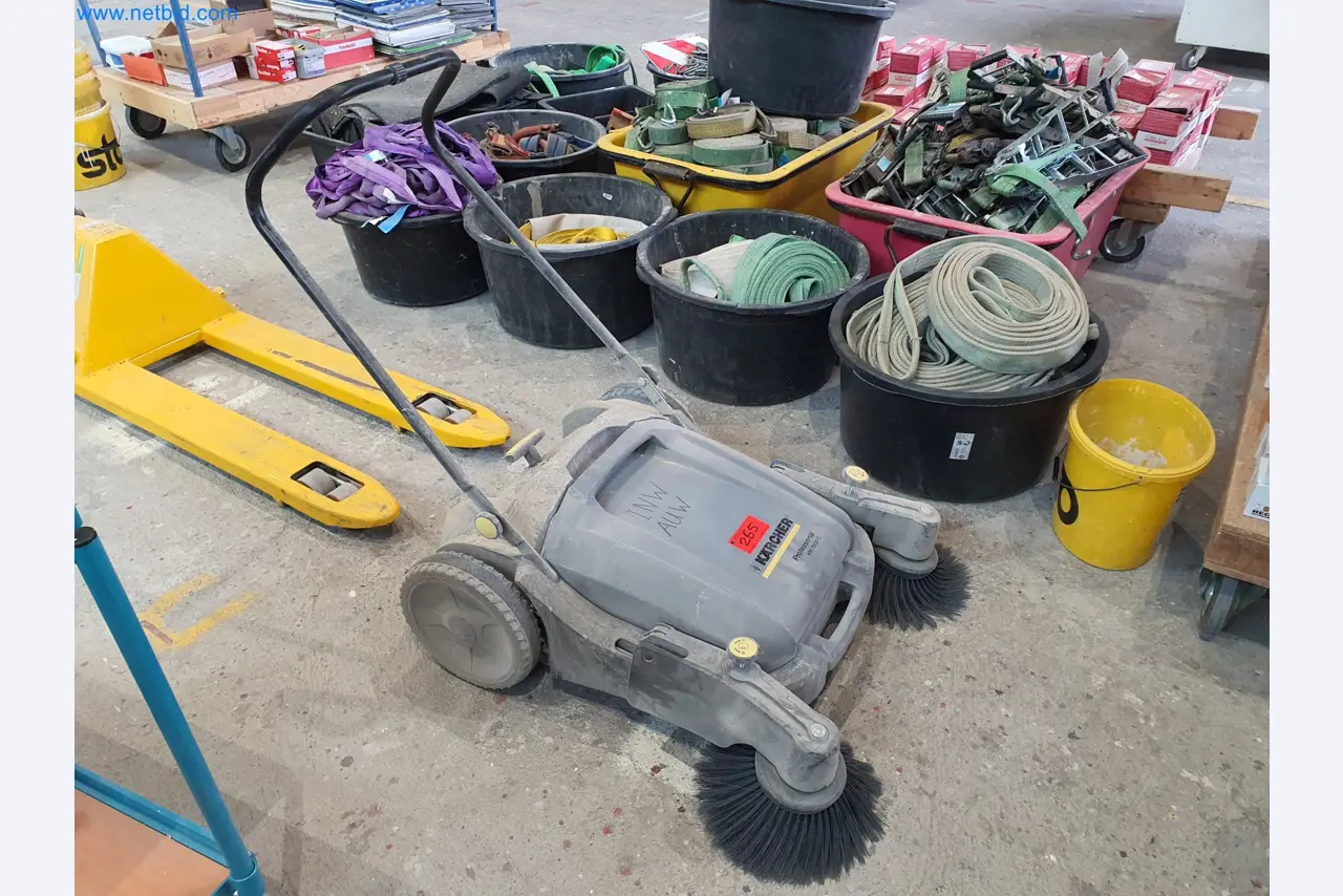 Holzbearbeitende- und metallbearbeitende Maschinen und Warenlager eines Fertighausherstellers -2