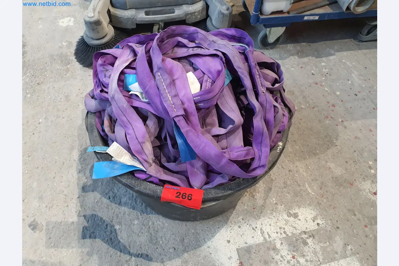 Dřevoobráběcí a kovoobráběcí stroje a sklad výrobce montovaných domů-1