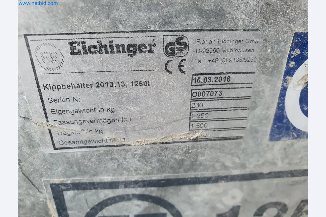 Machines pour le travail du bois et du métal et entrepôt d'un fabricant de maisons préfabriquées-2