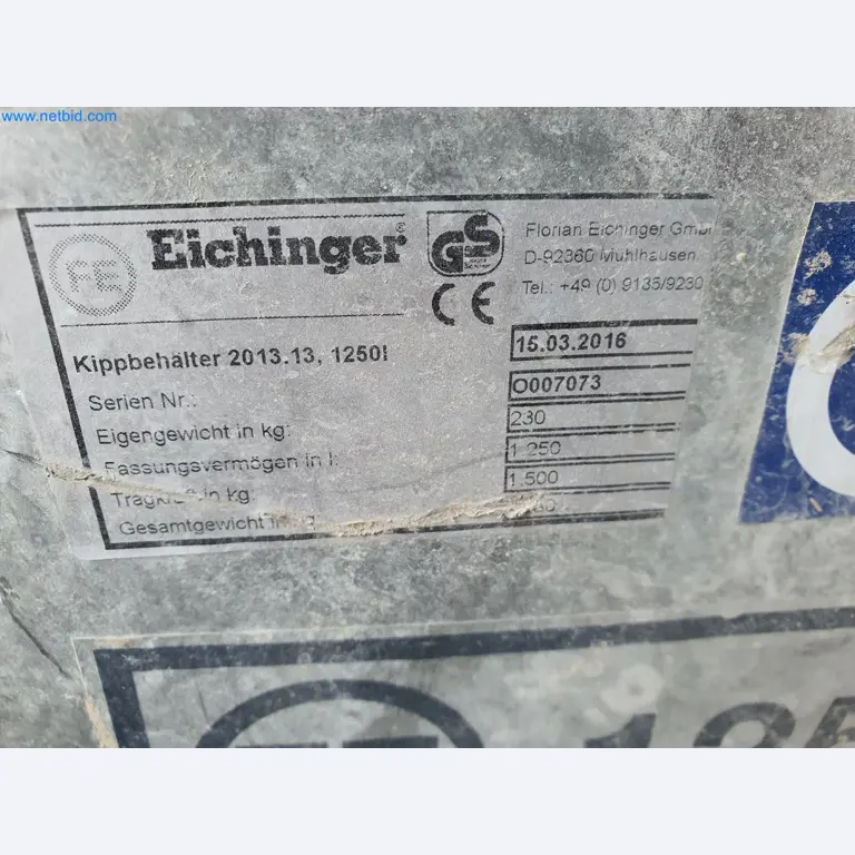 Machines pour le travail du bois et du métal et entrepôt d'un fabricant de maisons préfabriquées-2