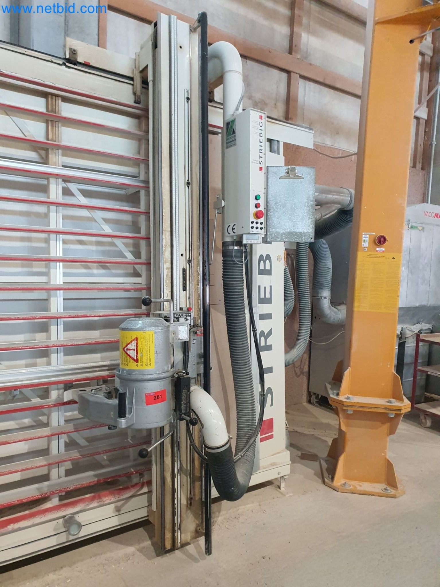 Maszyny do obróbki drewna i metalu oraz magazyn producenta domów prefabrykowanych-2