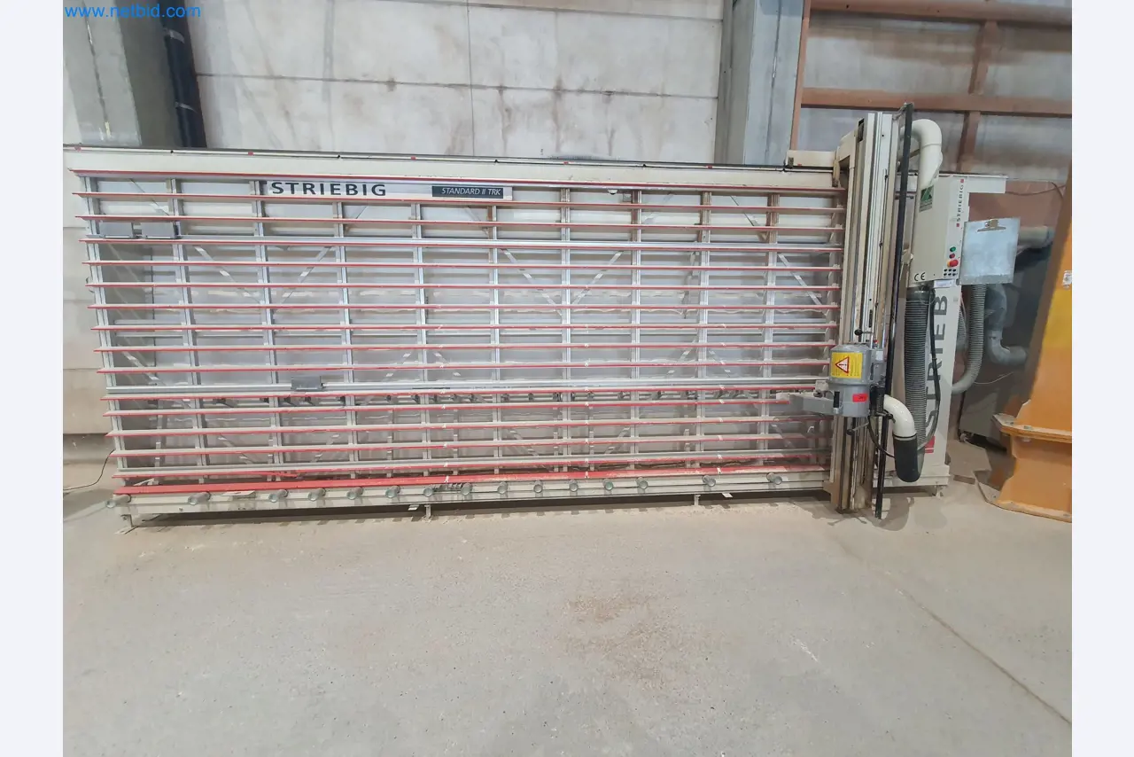 Maszyny do obróbki drewna i metalu oraz magazyn producenta domów prefabrykowanych-4