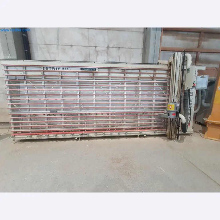 Maszyny do obróbki drewna i metalu oraz magazyn producenta domów prefabrykowanych-4