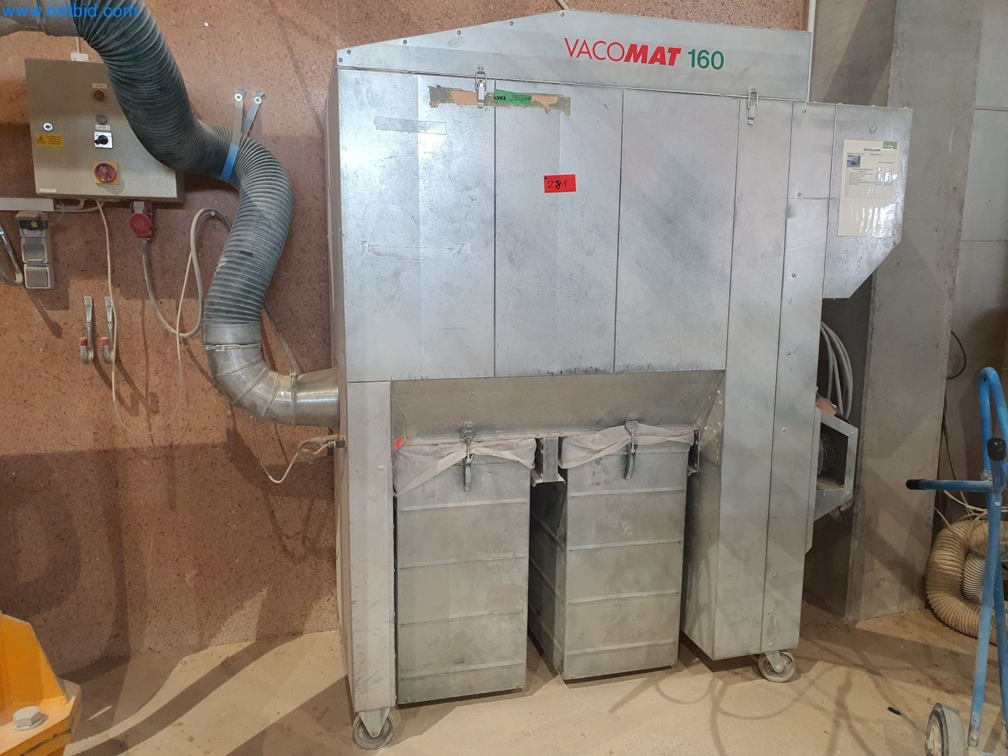 Maszyny do obróbki drewna i metalu oraz magazyn producenta domów prefabrykowanych-8