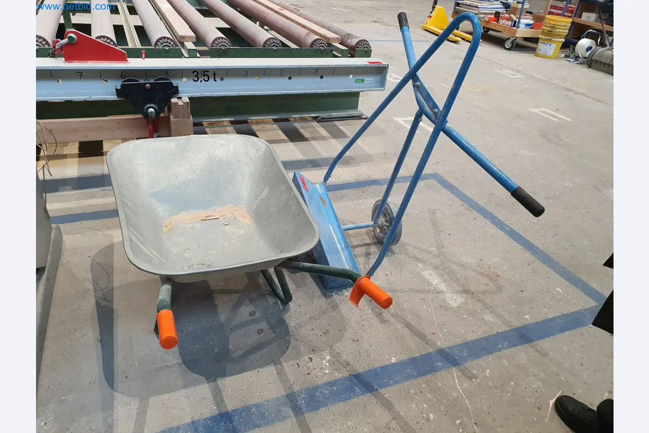 Dřevoobráběcí a kovoobráběcí stroje a sklad výrobce montovaných domů-1