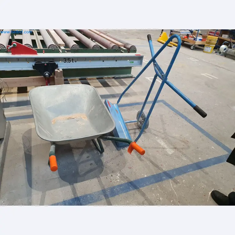 Dřevoobráběcí a kovoobráběcí stroje a sklad výrobce montovaných domů-1