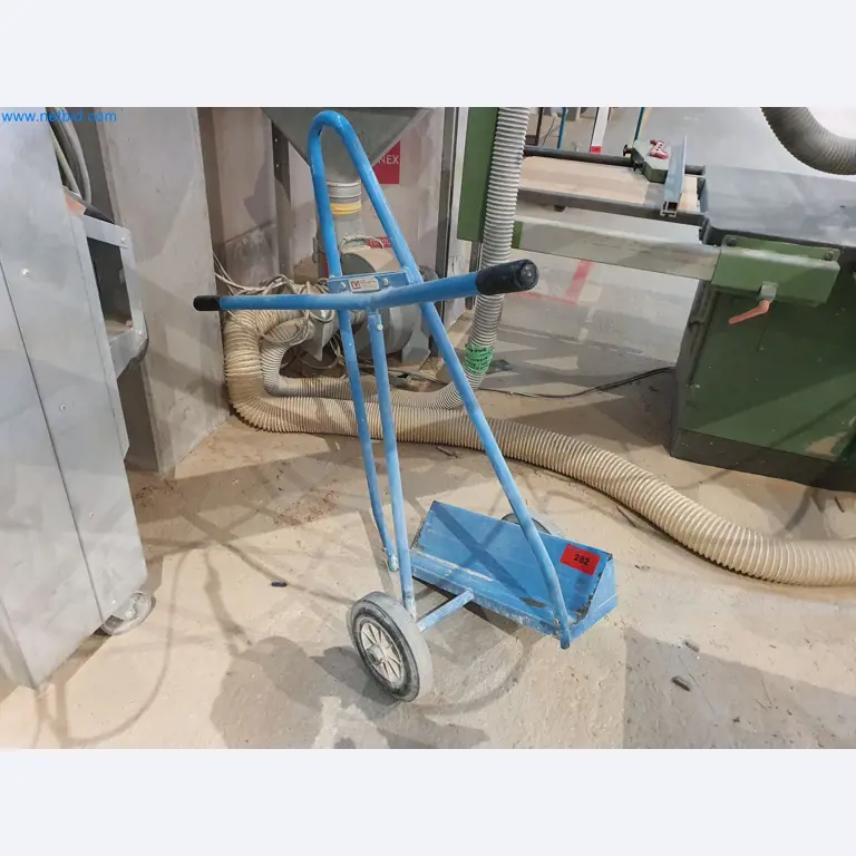 Dřevoobráběcí a kovoobráběcí stroje a sklad výrobce montovaných domů-2