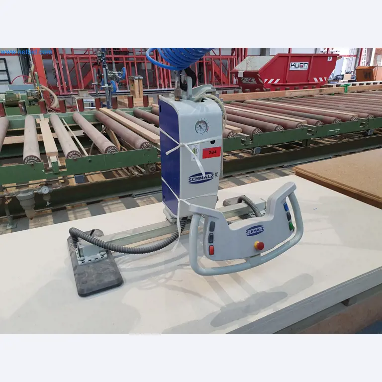 Machines pour le travail du bois et du métal et entrepôt d'un fabricant de maisons préfabriquées-1