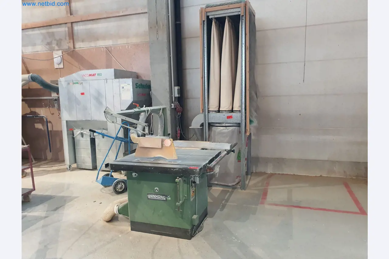 Maszyny do obróbki drewna i metalu oraz magazyn producenta domów prefabrykowanych-1