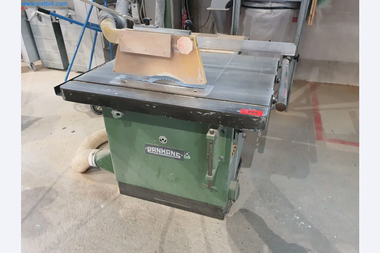 Maszyny do obróbki drewna i metalu oraz magazyn producenta domów prefabrykowanych-2