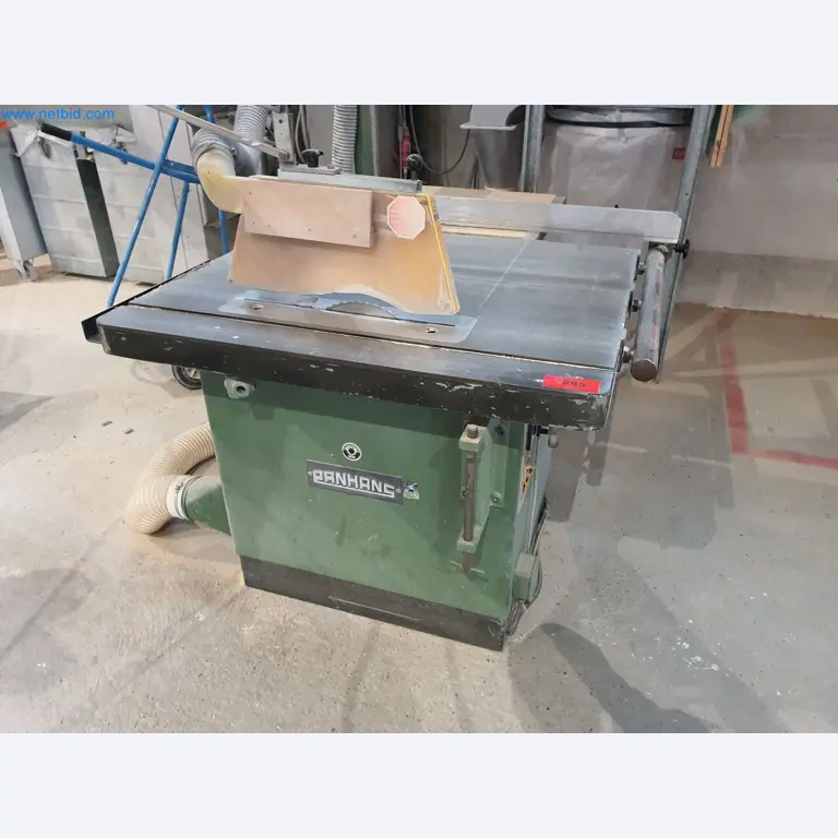 Maszyny do obróbki drewna i metalu oraz magazyn producenta domów prefabrykowanych-2