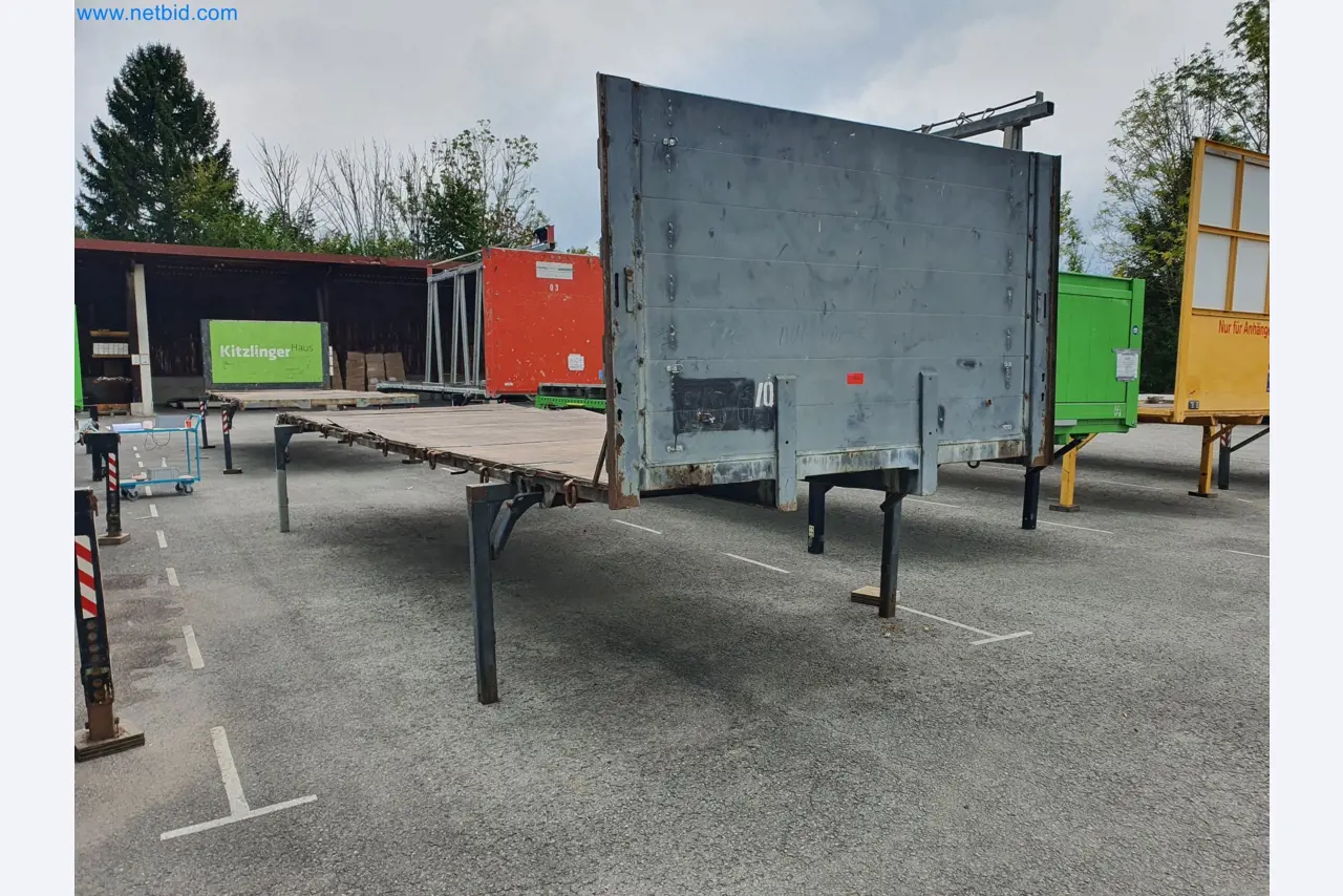 Holzbearbeitende- und metallbearbeitende Maschinen und Warenlager eines Fertighausherstellers -1