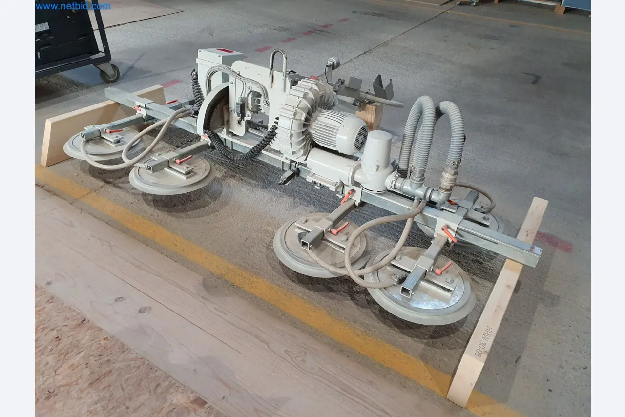 Holzbearbeitende- und metallbearbeitende Maschinen und Warenlager eines Fertighausherstellers -2