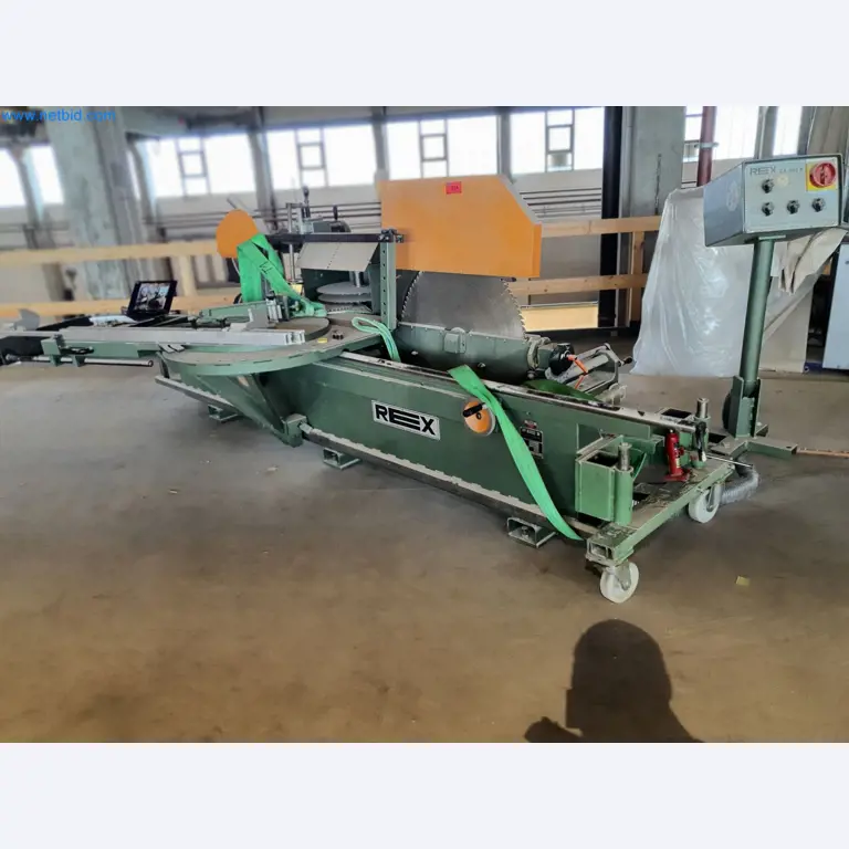 Holzbearbeitende- und metallbearbeitende Maschinen und Warenlager eines Fertighausherstellers -1