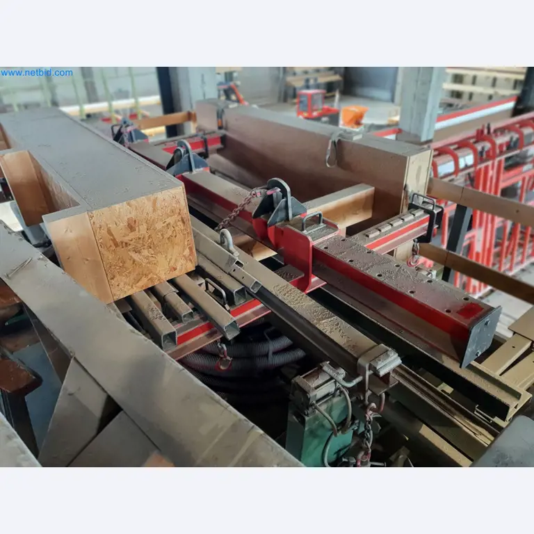 Holzbearbeitende- und metallbearbeitende Maschinen und Warenlager eines Fertighausherstellers -4