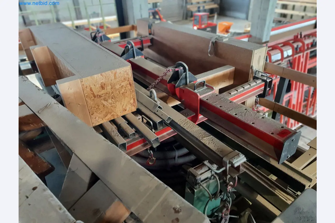 Holzbearbeitende- und metallbearbeitende Maschinen und Warenlager eines Fertighausherstellers -1